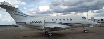 Hawker 700